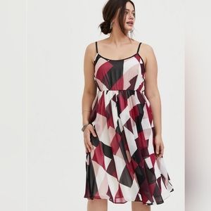 TORRID NWT Size 5 Geometric Dress
